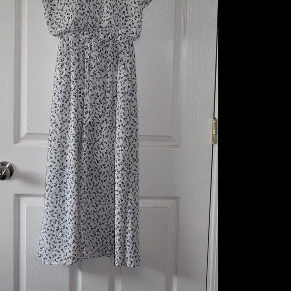 White with Blue Flowers Sienna Sky Dress - Picture 3 of 6